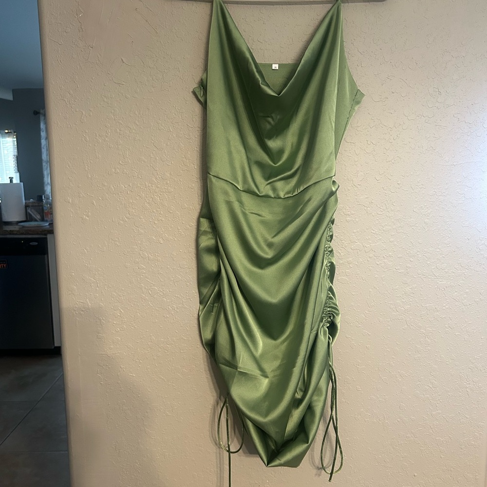 cute green dress  size small, nwot